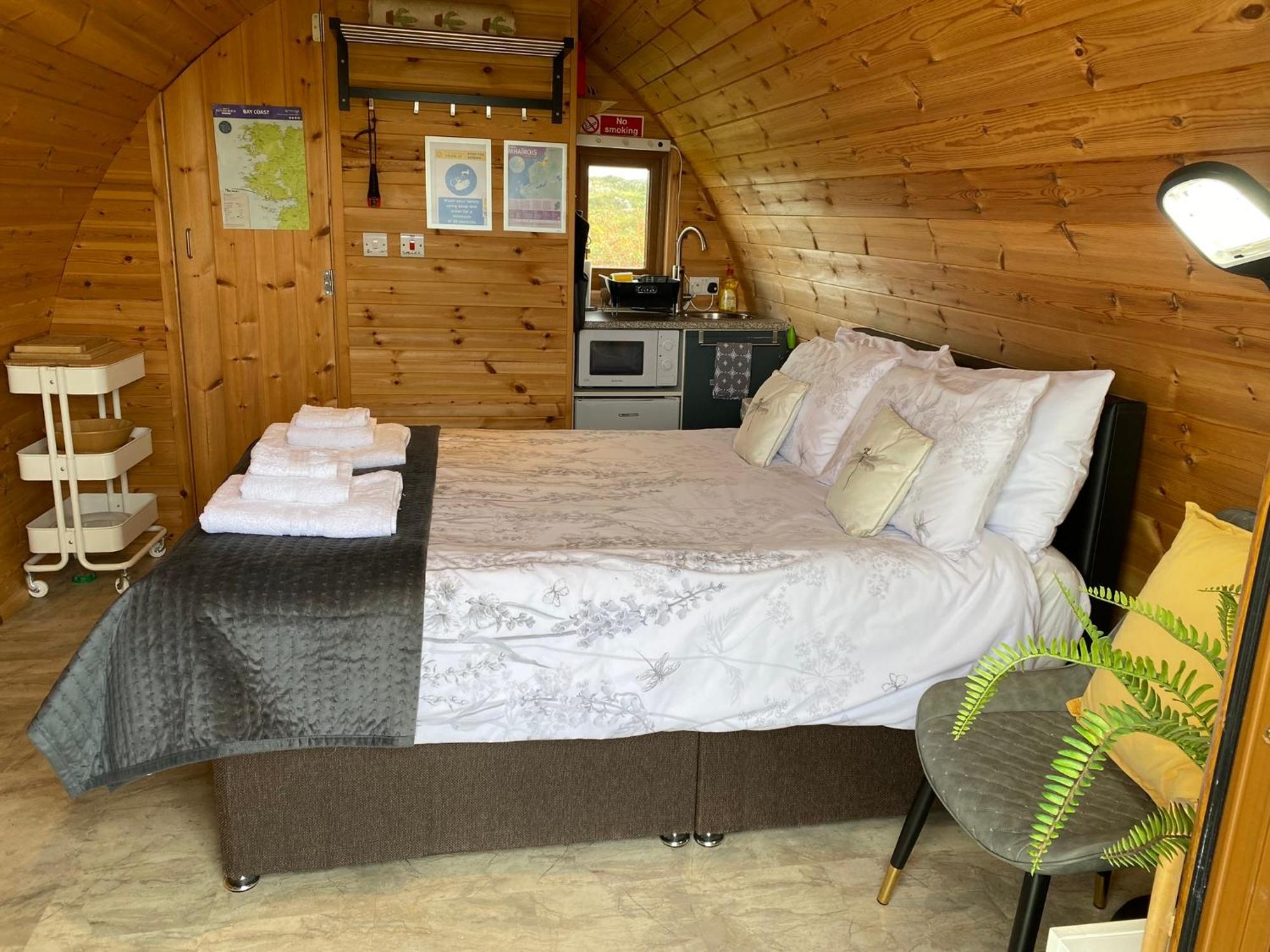Earls View Pod Hotel Carna Exterior photo